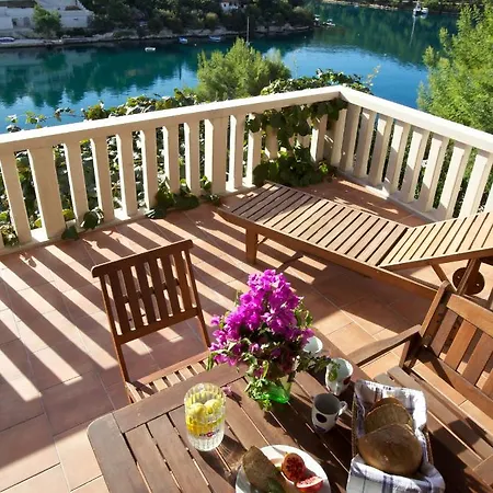 3 A-10, A-11 And A-12 , 4-4-6 Beds Apartment