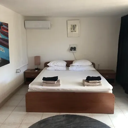 3 A-10, A-11 And A-12 , 4-4-6 Beds Apartment Bobovisca