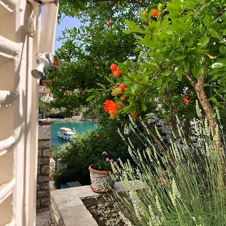 3 A-10, A-11 And A-12 , 4-4-6 Beds Appartement