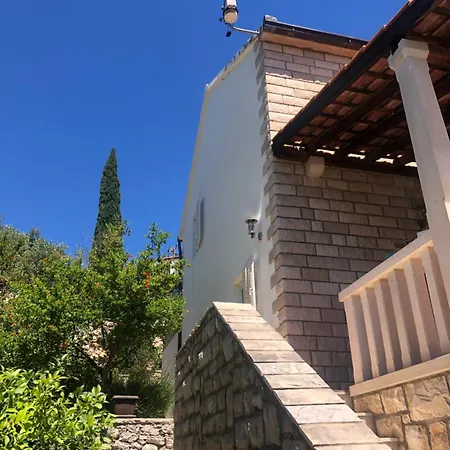 3 A-10, A-11 And A-12 , 4-4-6 Beds Appartement *