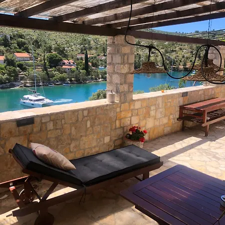 Appartement 3 A-10, A-11 And A-12 , 4-4-6 Beds *