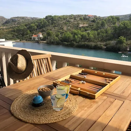 Appartement 3 A-10, A-11 And A-12 , 4-4-6 Beds *
