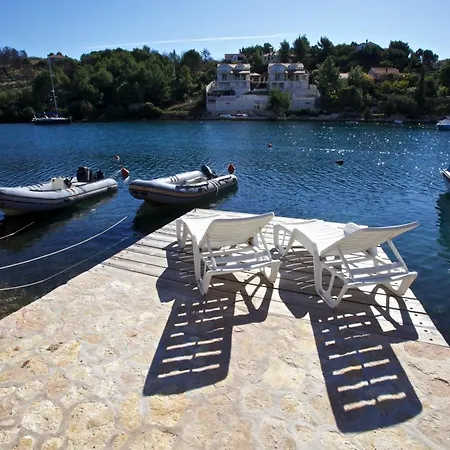 3 A-10, A-11 And A-12 , 4-4-6 Beds Appartement