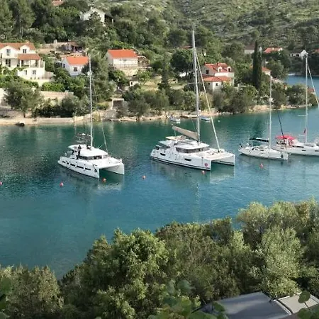 Appartamento 3 A-10, A-11 And A-12 , 4-4-6 Beds